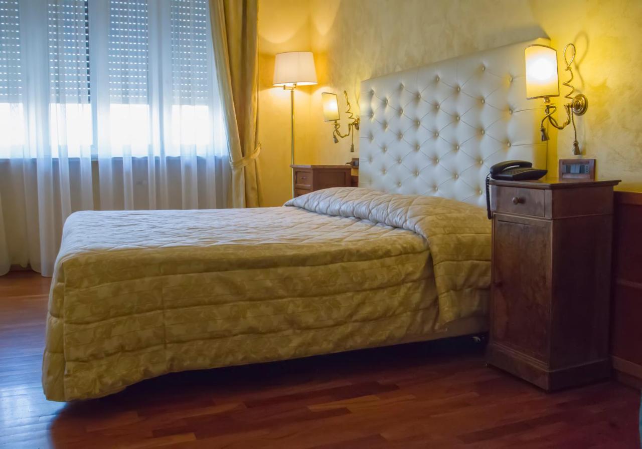 Hotel Continental トリノ エクステリア 写真