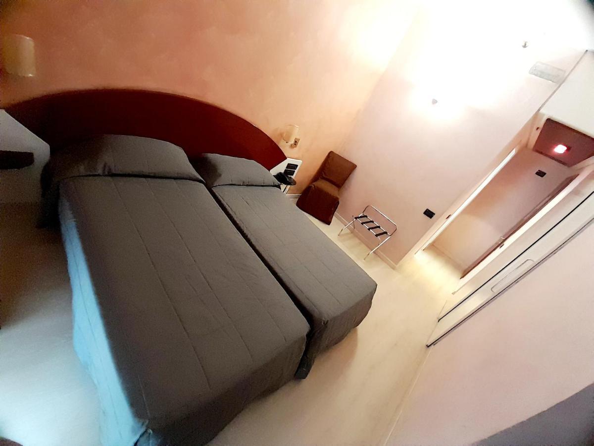 Hotel Continental トリノ エクステリア 写真