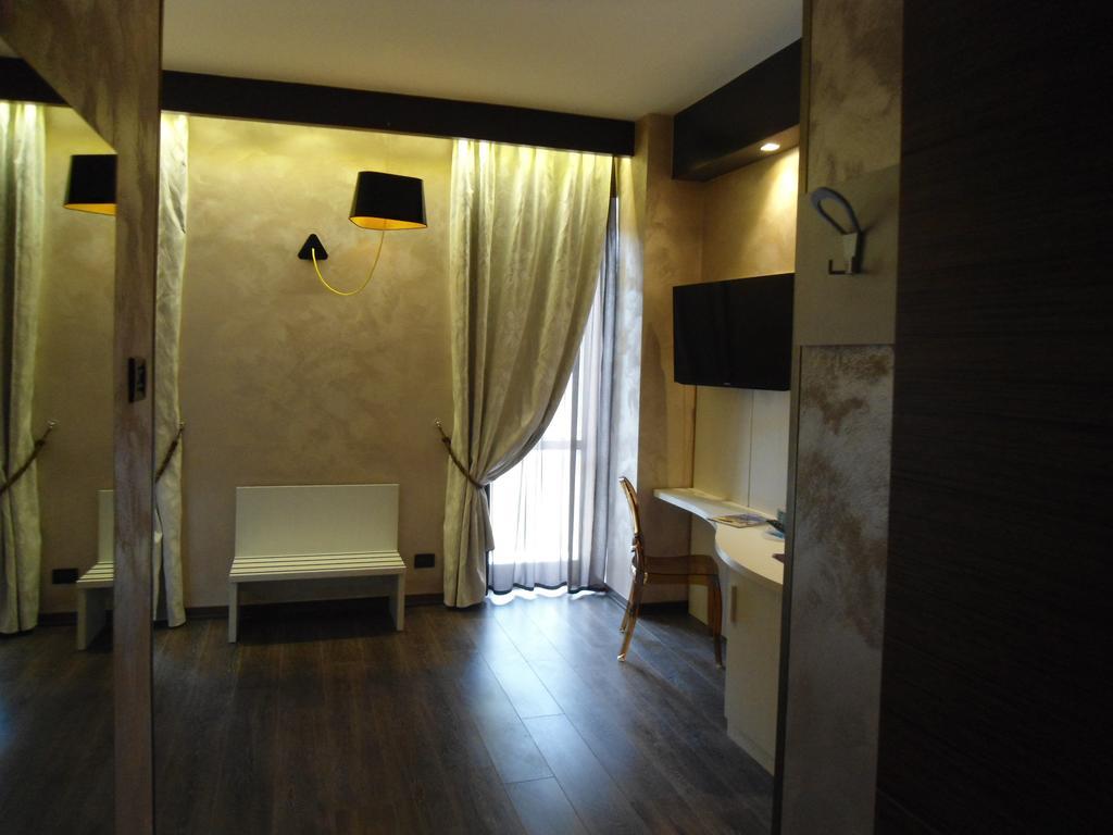 Hotel Continental トリノ エクステリア 写真