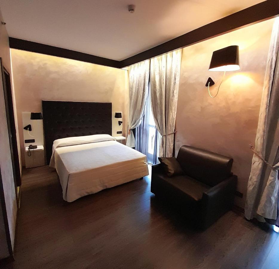Hotel Continental トリノ エクステリア 写真