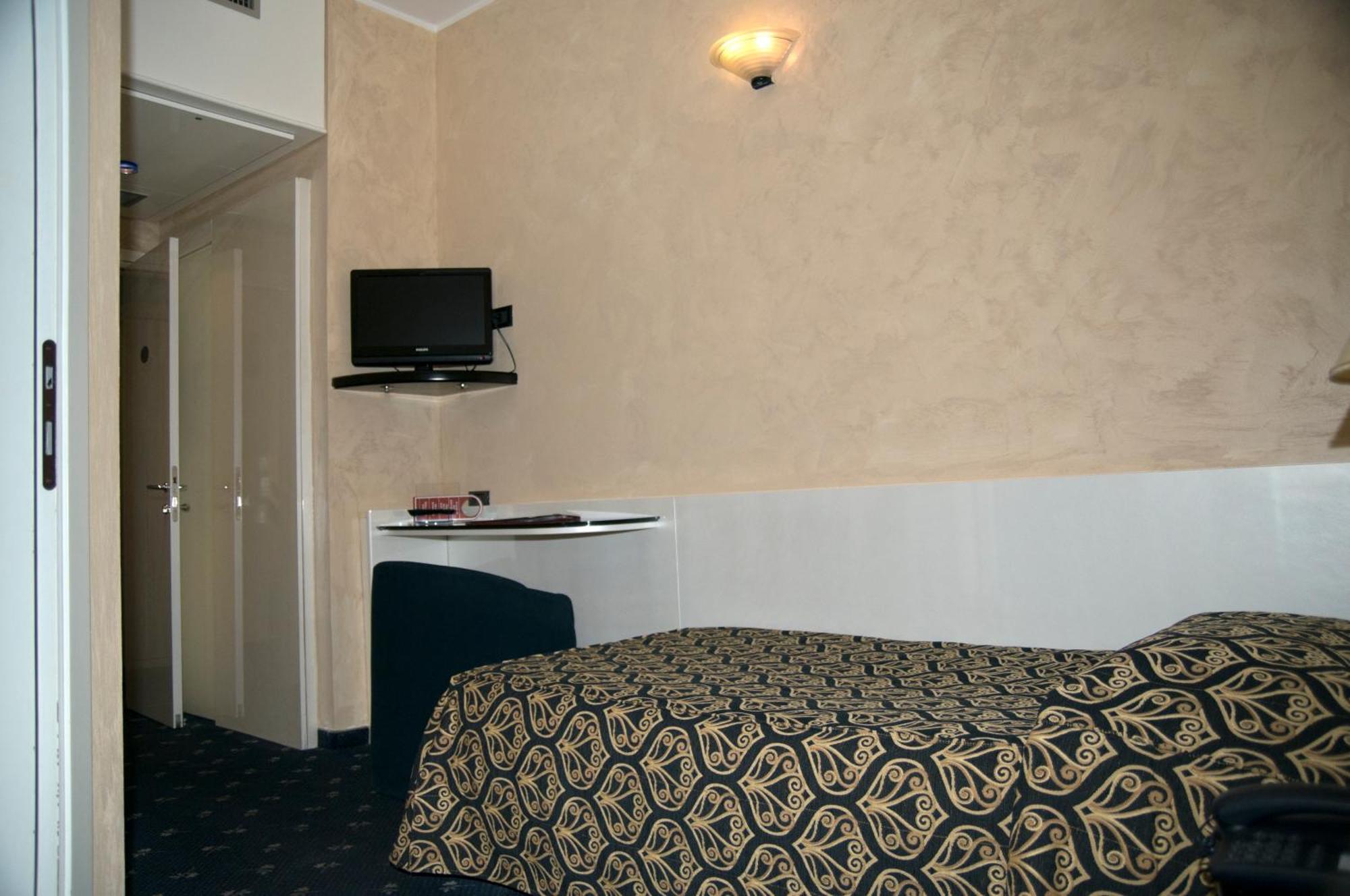 Hotel Continental トリノ エクステリア 写真